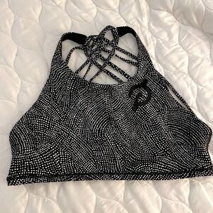 Peloton X Lululemon Free to Be Bra - EUC - Size 8